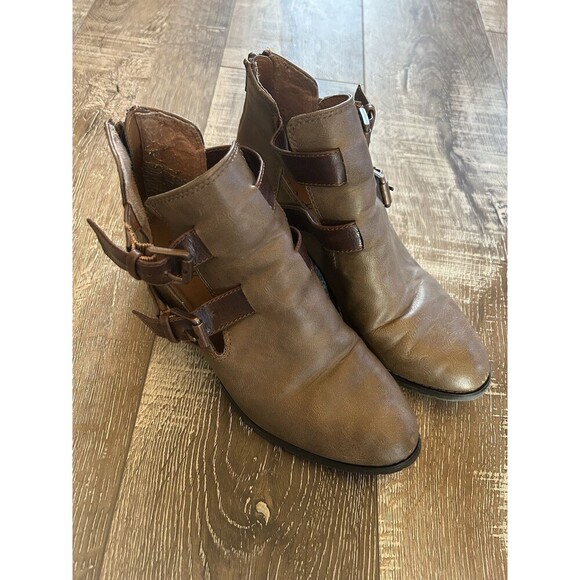 euro Sofft Strappy Ope Side Bootie Women’s Size 7 - Picture 1 of 7